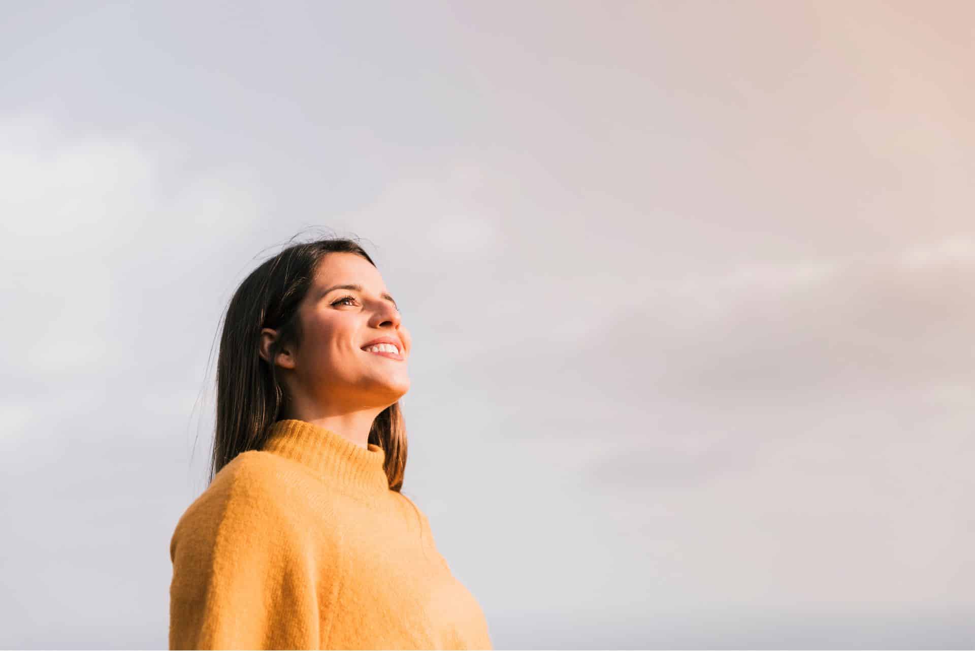 Uma mulher curada cura, uma mulher curada por jesus não tem passado tem testemunho, uma mulher curada cura seu lar, uma mulher curada cura gerações, uma mulher curada frases, uma mulher curada no (1)